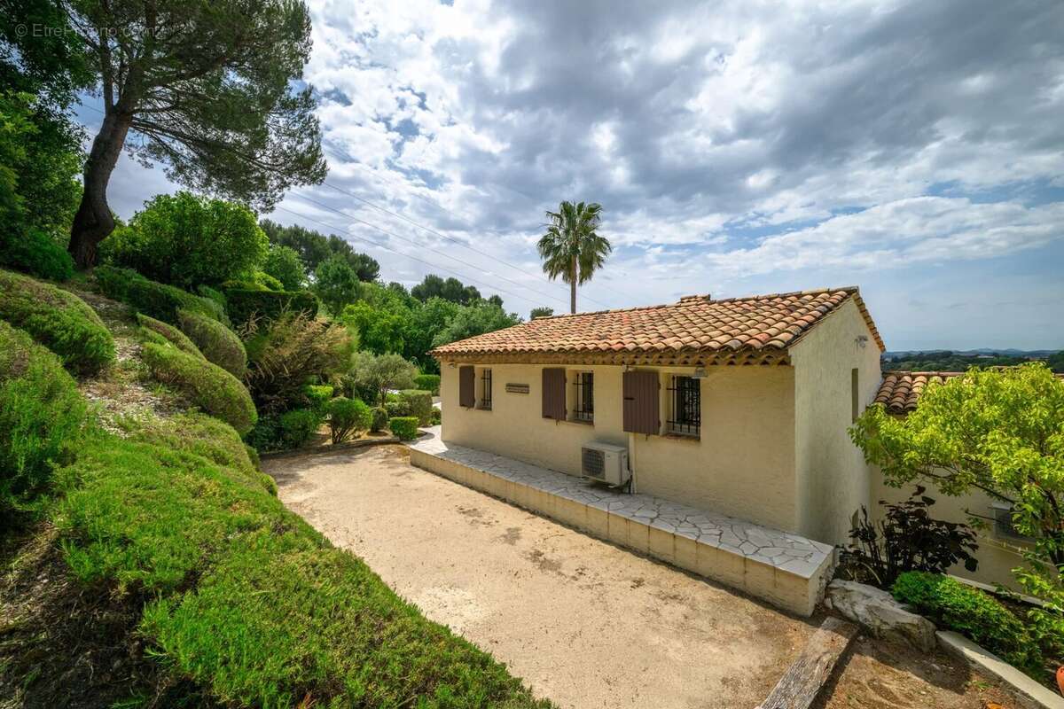Maison à LA GAUDE