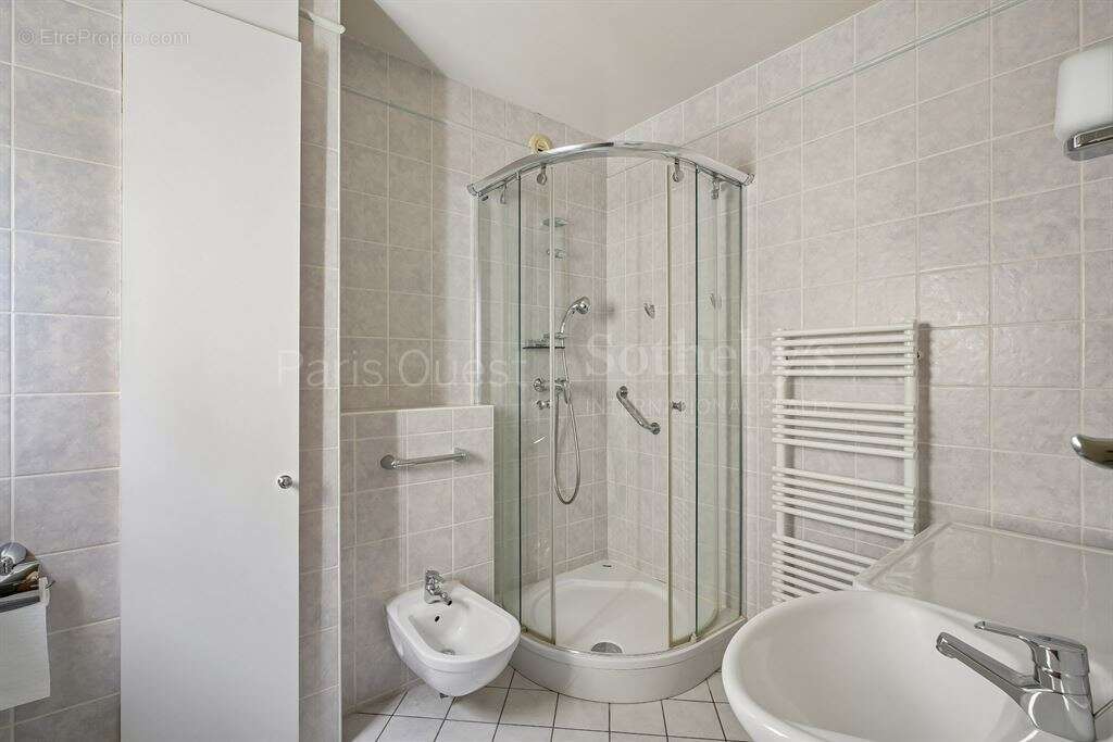 Appartement à NEUILLY-SUR-SEINE