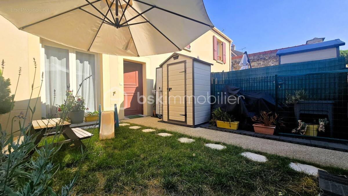 Maison à VERT-LE-GRAND
