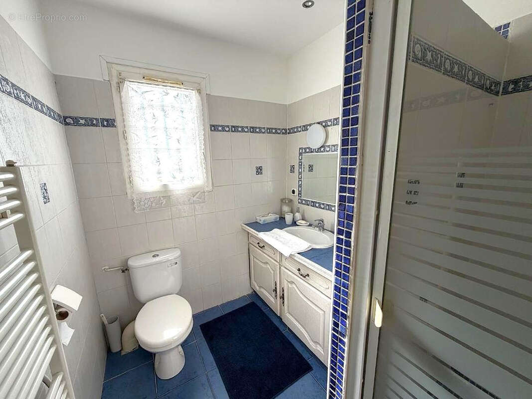 Maison à CHATEAUNEUF-LE-ROUGE