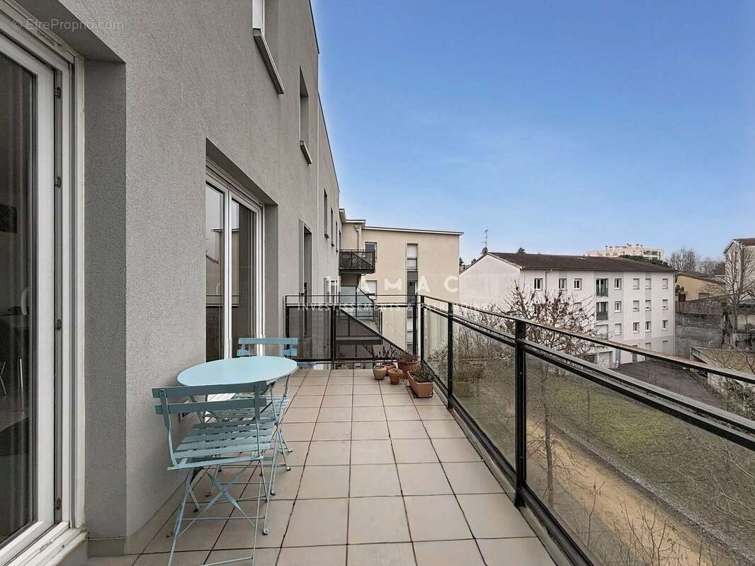 Appartement à TASSIN-LA-DEMI-LUNE