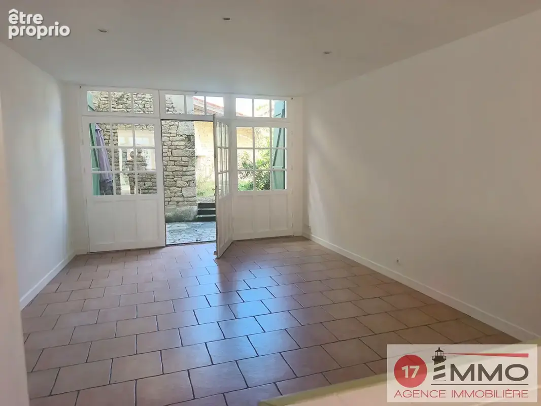 Maison  de charme  -  THAIRE - photo 2