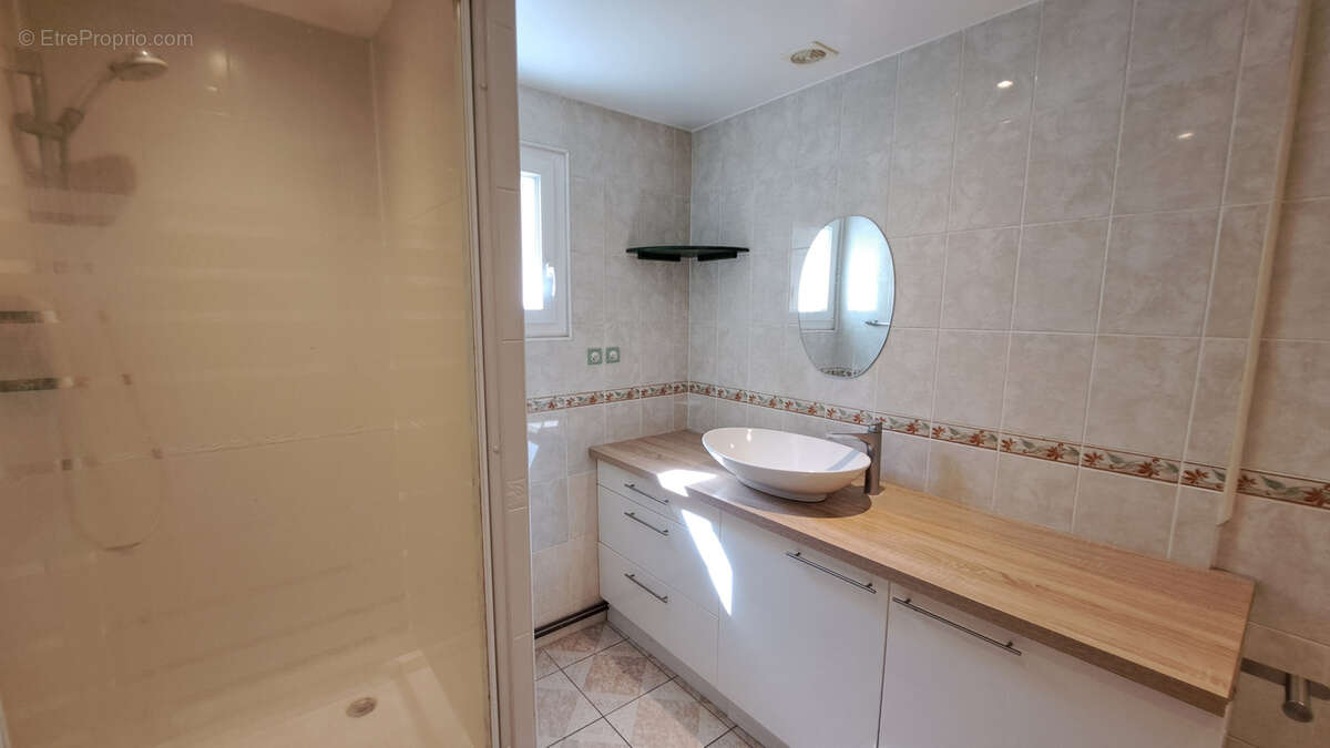 Maison à THORIGNY-SUR-OREUSE