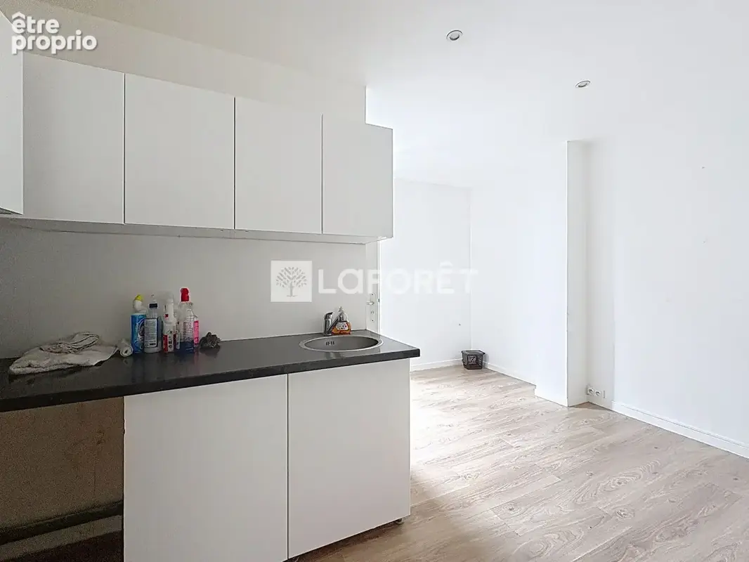 Appartement 2 pièces traversant de 28 m2 quartier très prisé proche métros - photo 2
