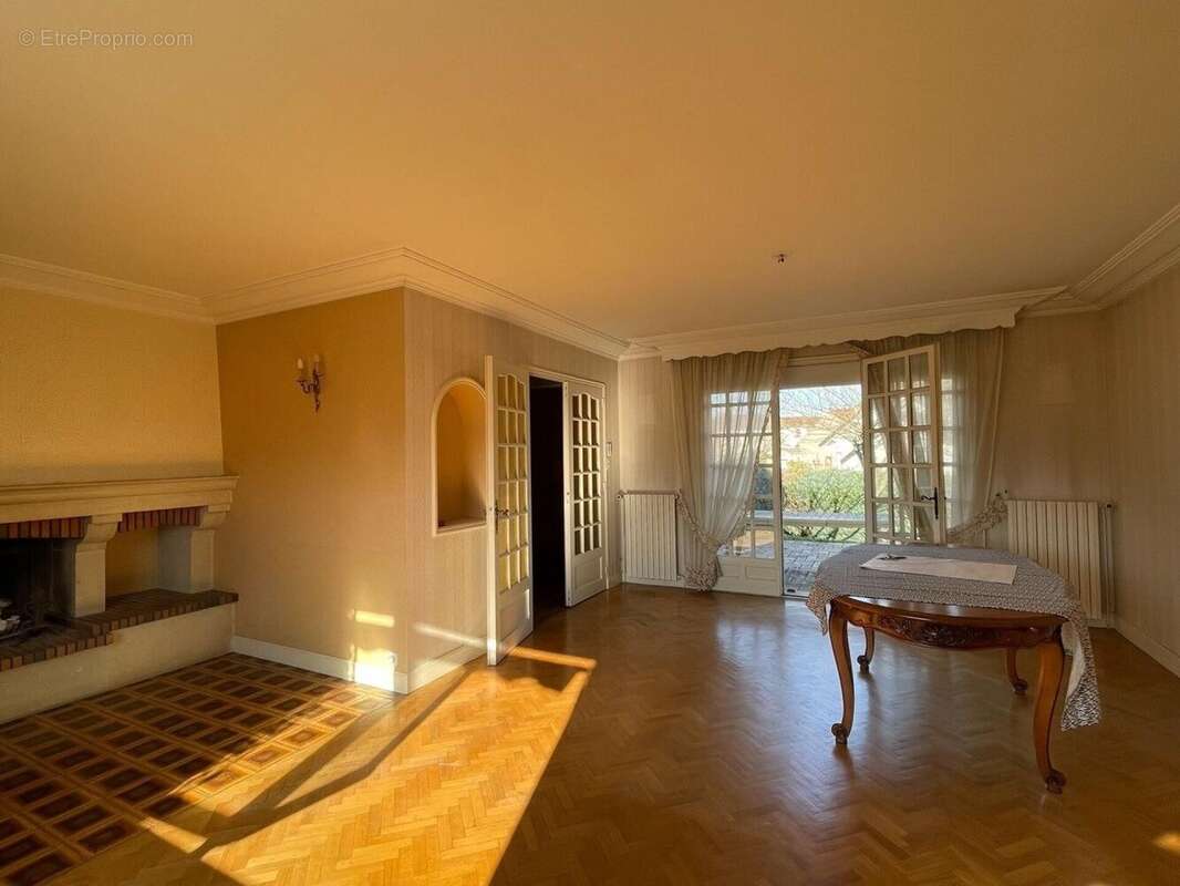 Photo 2 - Maison à MONTLUCON