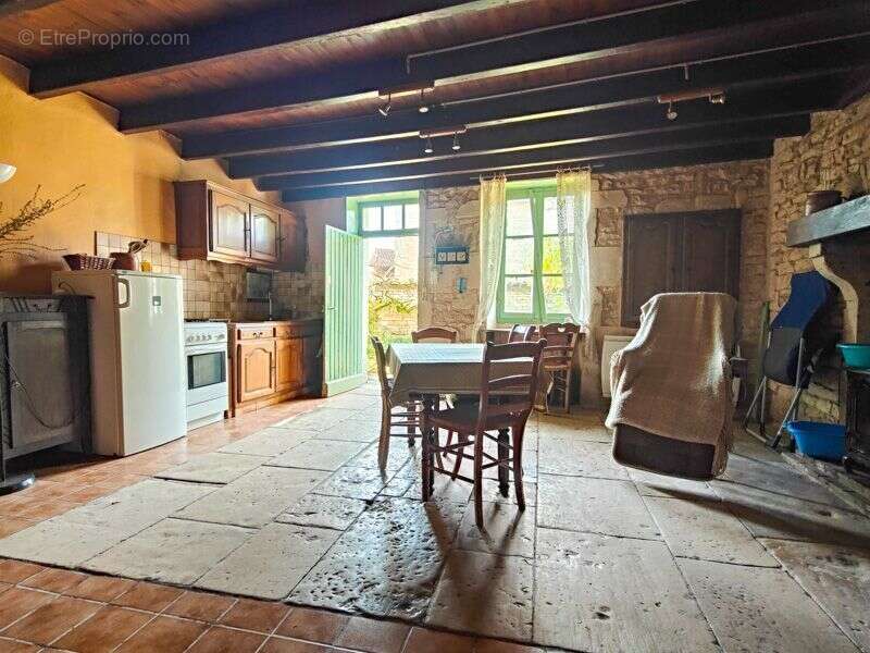 Maison à SAUZE-VAUSSAIS