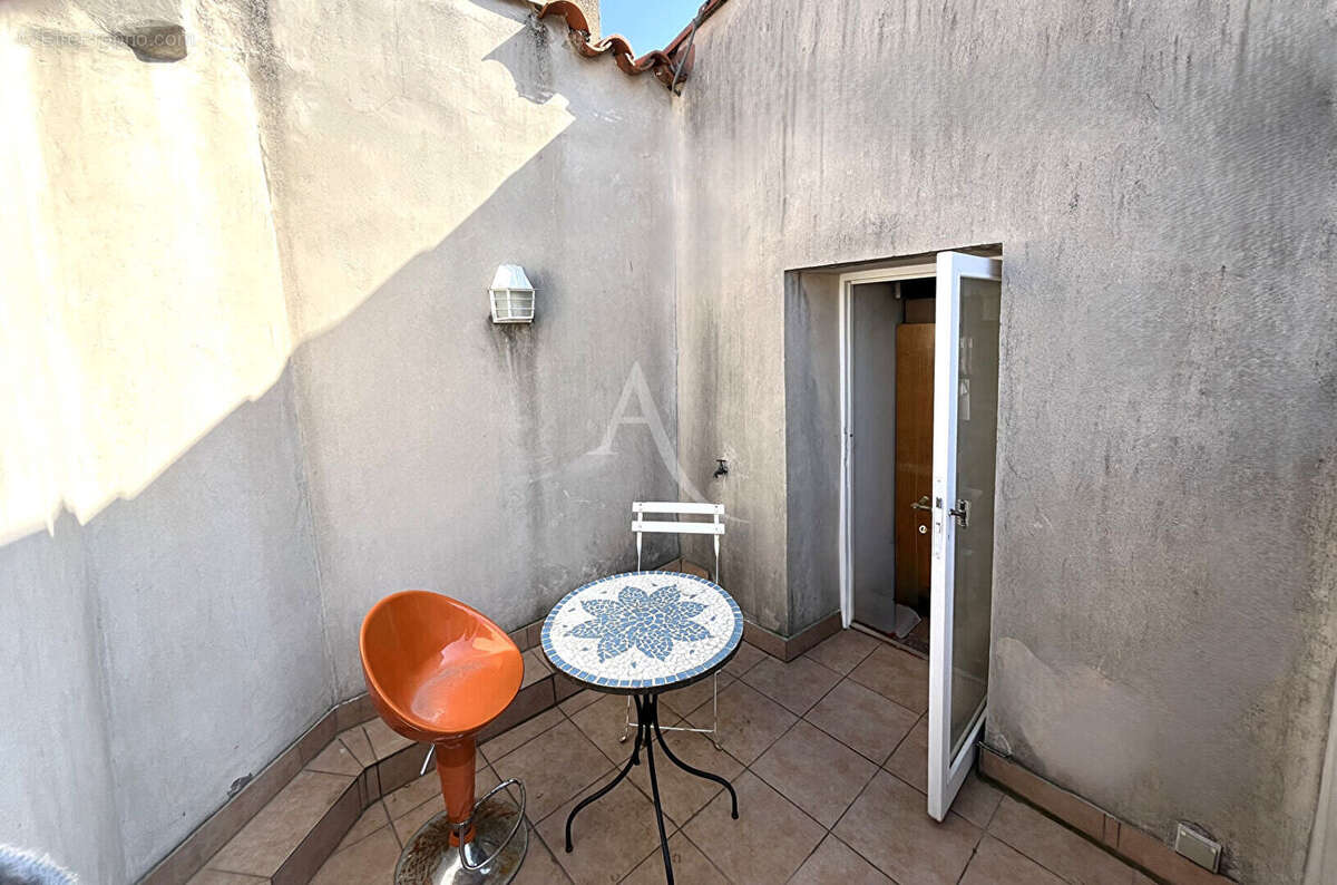 Maison à LAGRASSE