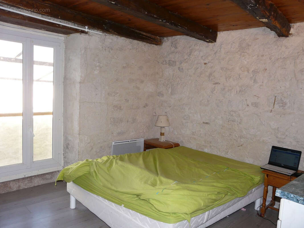 Maison à CASTELNAU-MONTRATIER