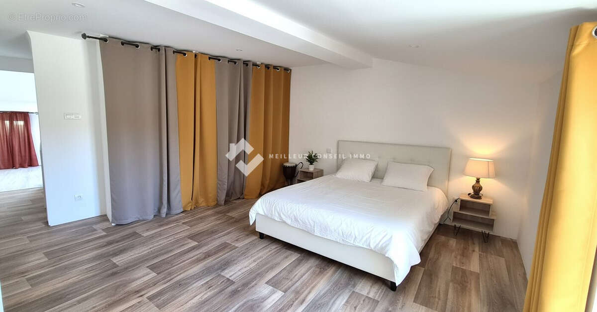 Maison 170 m² à Saint-Laurent-De-La-Salanque  - photo 3
