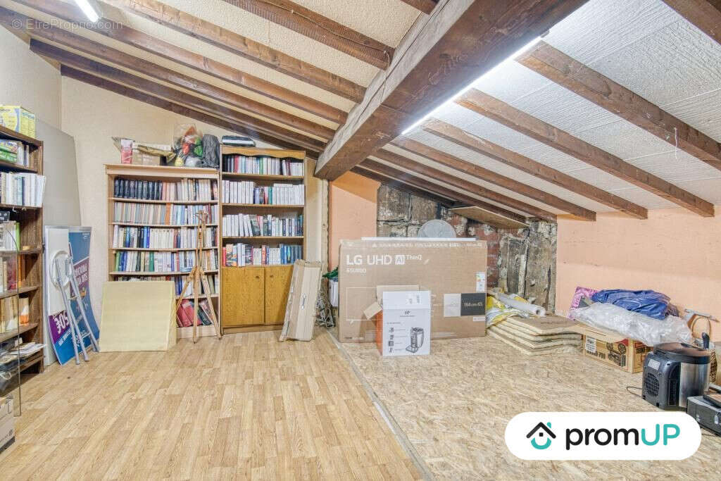 Commerce à SAINT-PIERRE-DE-RIVIERE