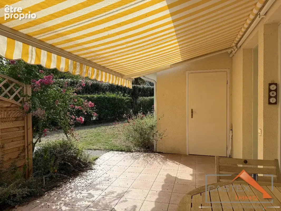 Villa T3 de plain-pied aux Sénioriales  Garage, terrasse et parking - photo 2