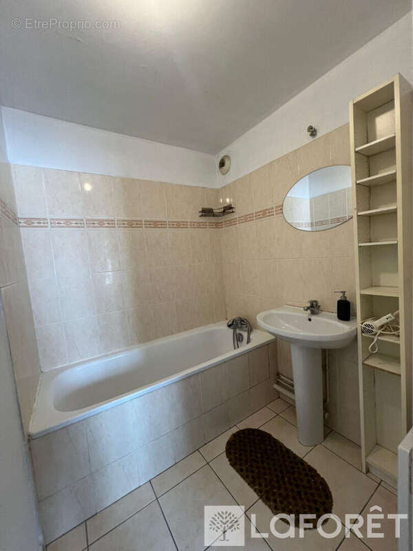 Appartement à LES PAVILLONS-SOUS-BOIS