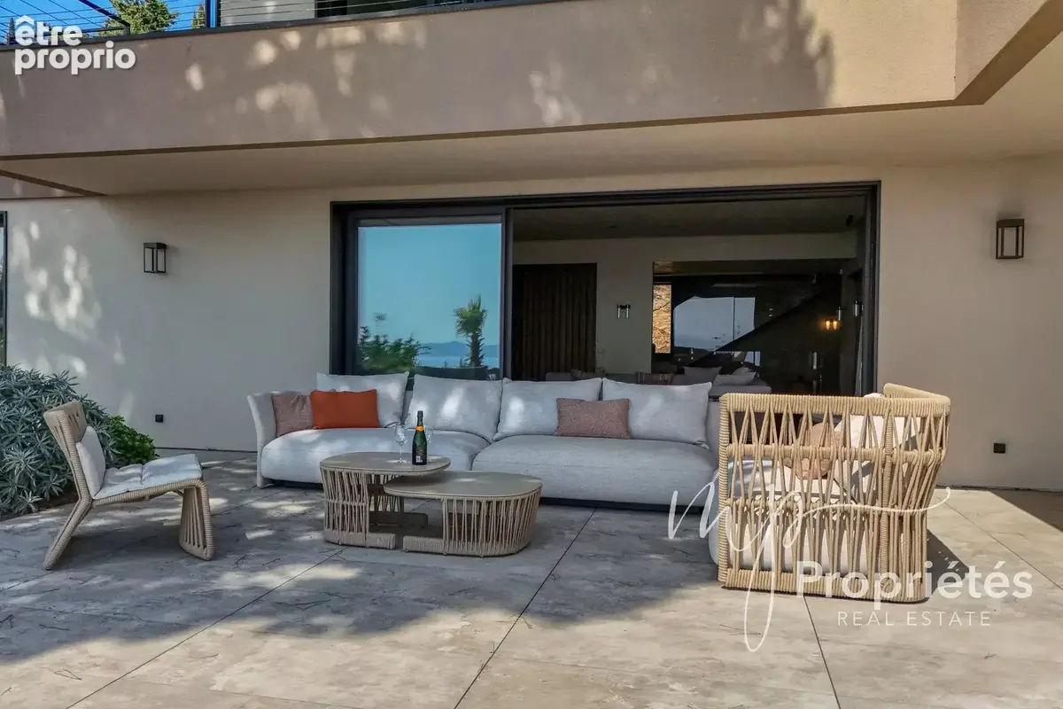 Rayol-Canadel-sur-Mer – Villa contemporaine d’exception vendue entièrement meublée –  six suites raffinées. Vue panoramique sur  - photo 17