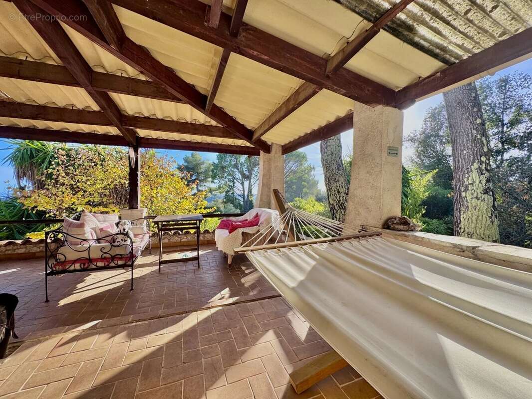 Maison à TOURRETTES-SUR-LOUP