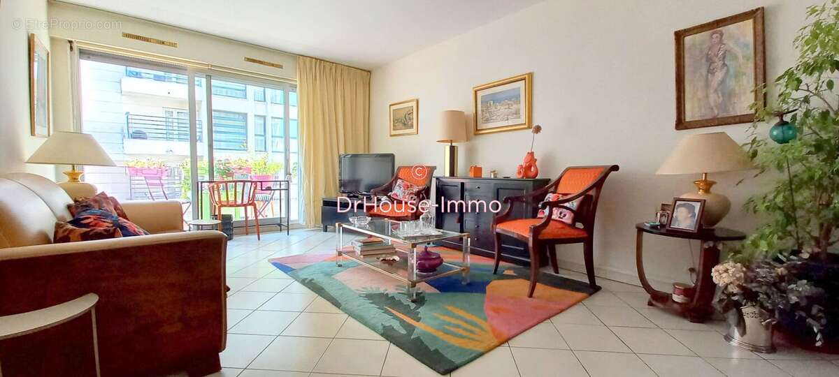 Appartement à PARIS-20E