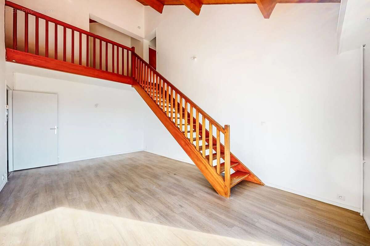 Appartement à LES MUREAUX