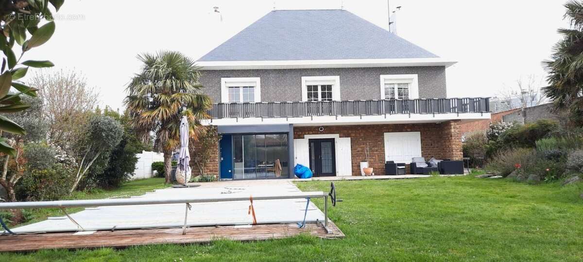 Lucon coeur de ville agreable maison art deco 5 chambres avec piscine et annexes sur 1296m² clos - photo 19