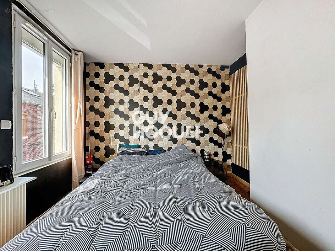 Maison à SAINT-ETIENNE-DU-ROUVRAY