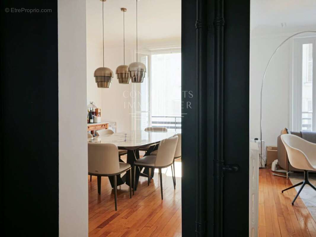 Appartement à PARIS-16E