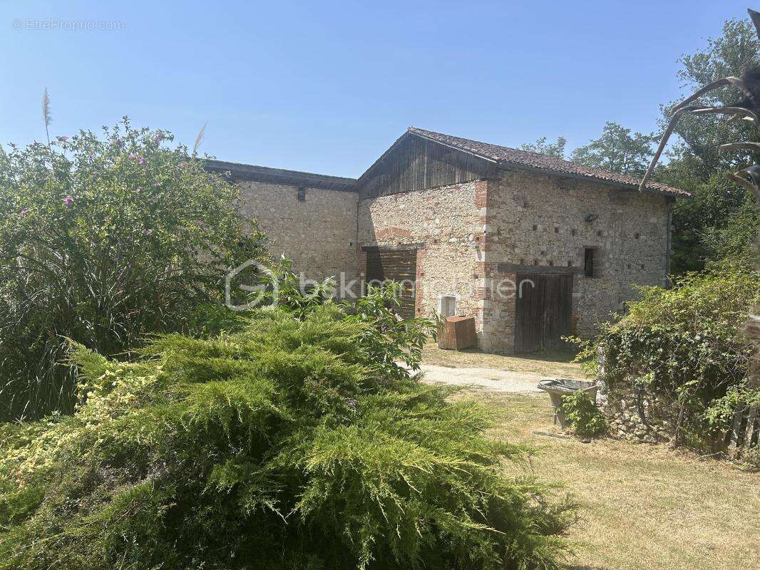 Belle maison en pierres - gîte - grange - piscine - terrain - photo 11