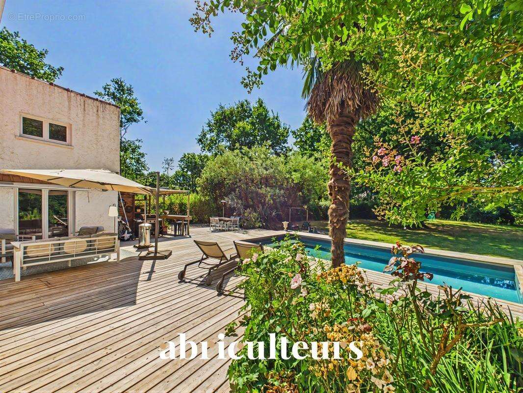 Belle maison idéale pour la famille avec grand jardin, terrasse et piscine en vente à Sautron (44880) - photo 14