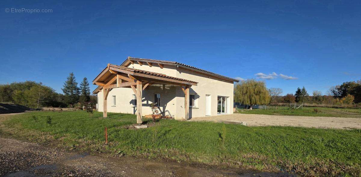 Maison à SAINT-NIZIER-LE-DESERT