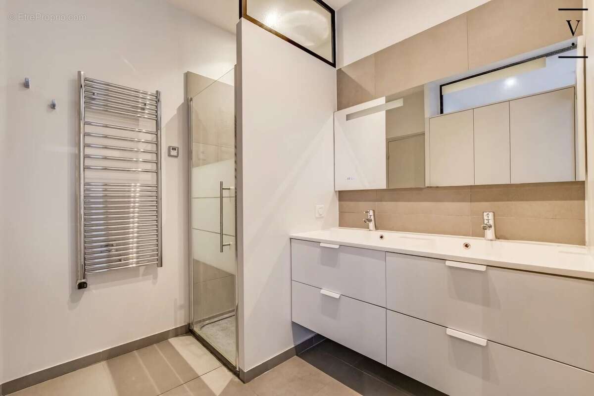 Appartement à PARIS-11E