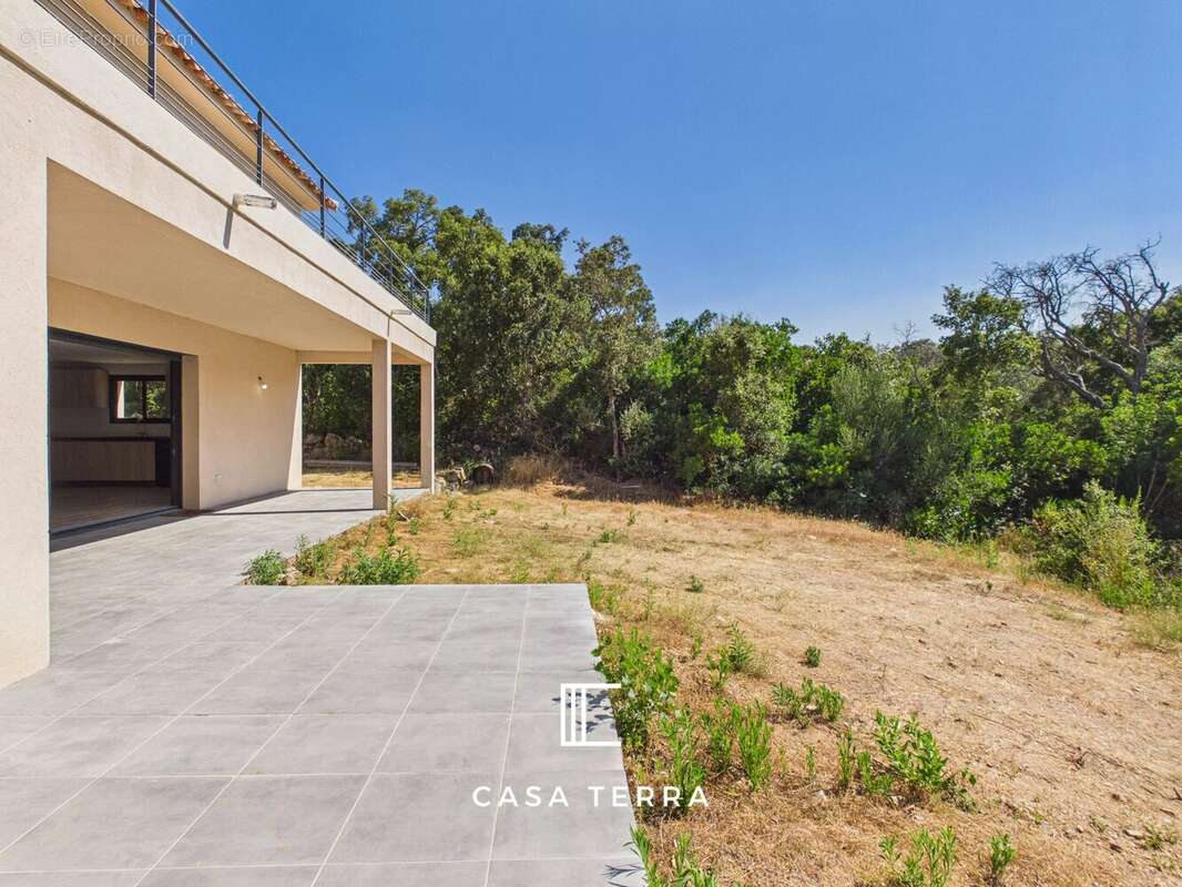 LENZA - Villa composée de 3 logements, vue collines / Pinarello - photo 5