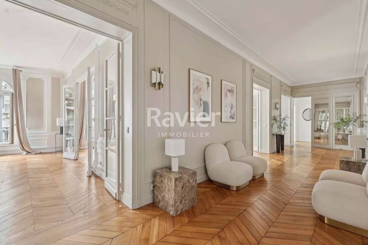 Appartement à PARIS-7E