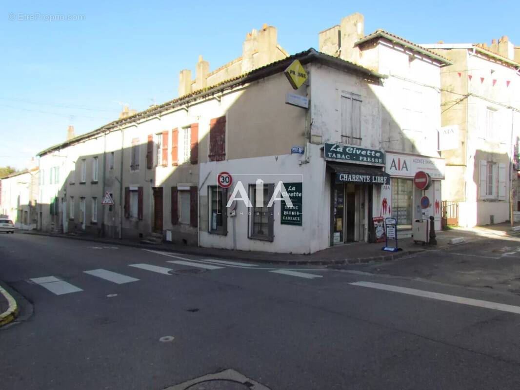 Appartement à RUFFEC