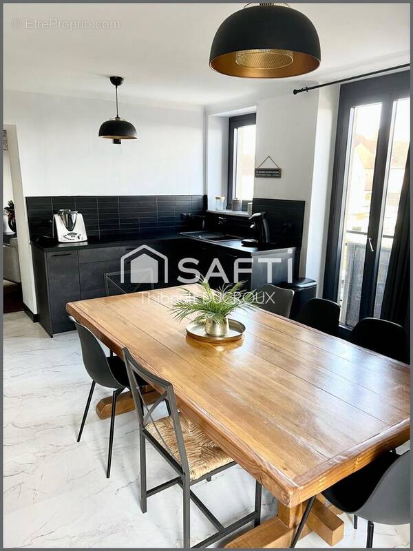 Photo 1 - Maison à MONTCENIS