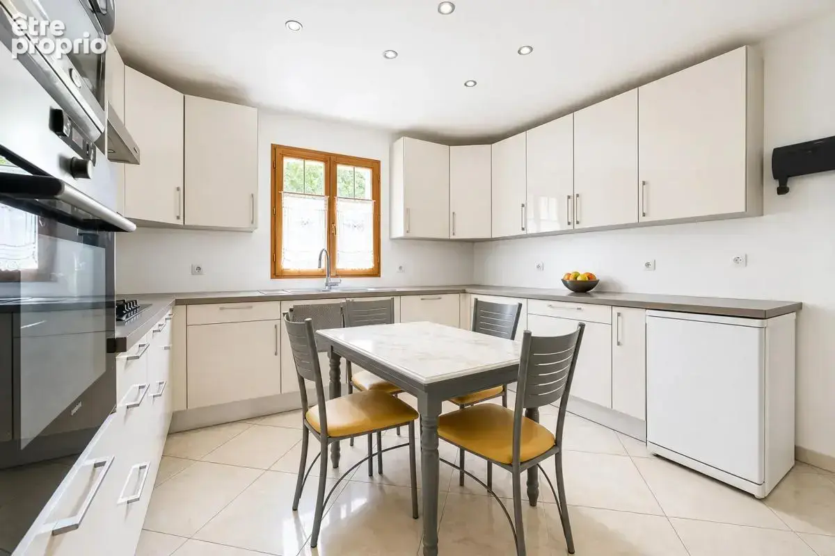 Maison de 6 pièces de 158 m² à Lagny-sur-Marne - photo 7