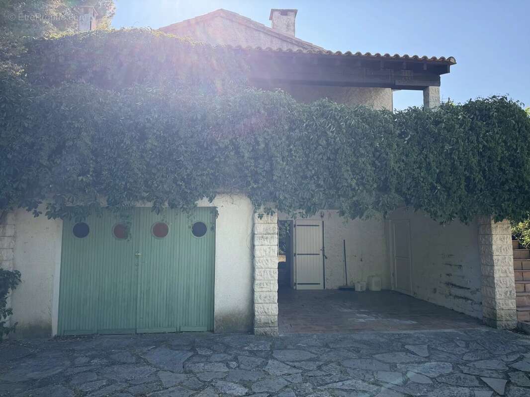 Maison 5 pièces avec piscine - photo 3