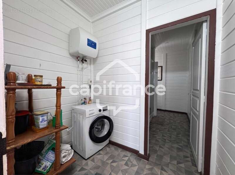 Maison à LES ABYMES