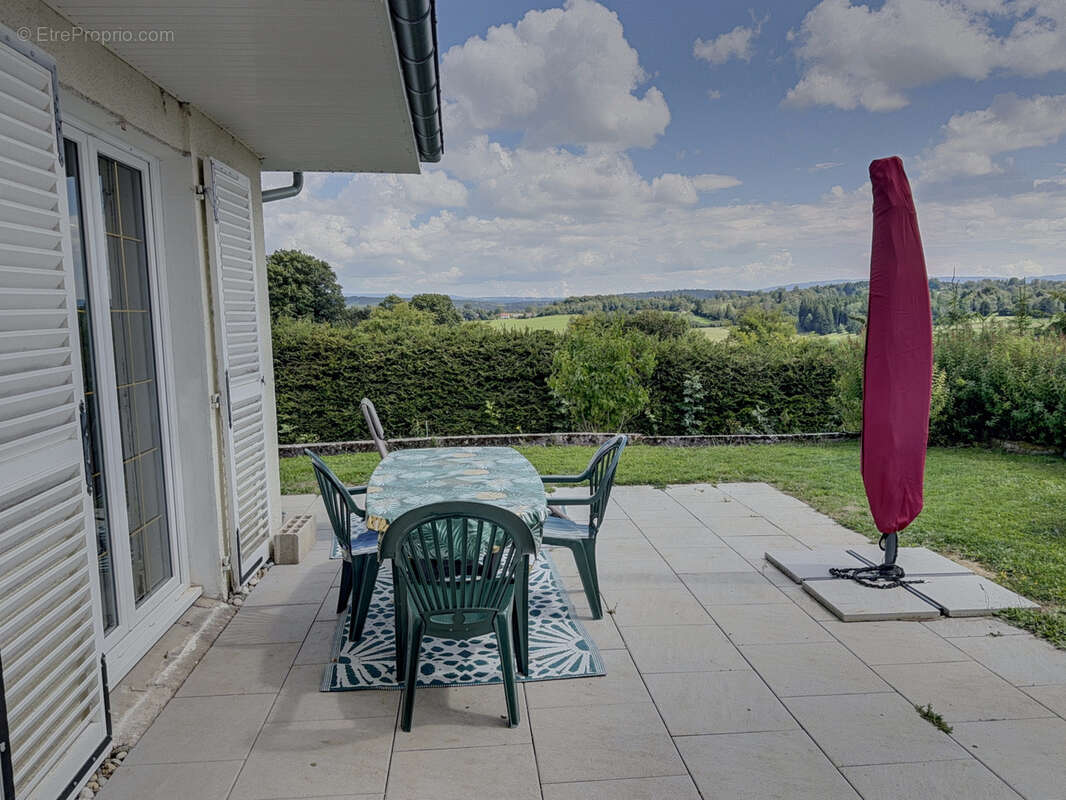 Maison à LES ECORCES