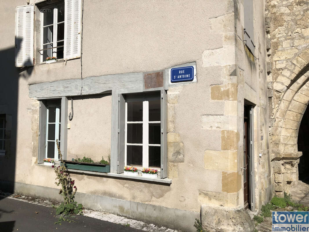Maison à CHARROUX