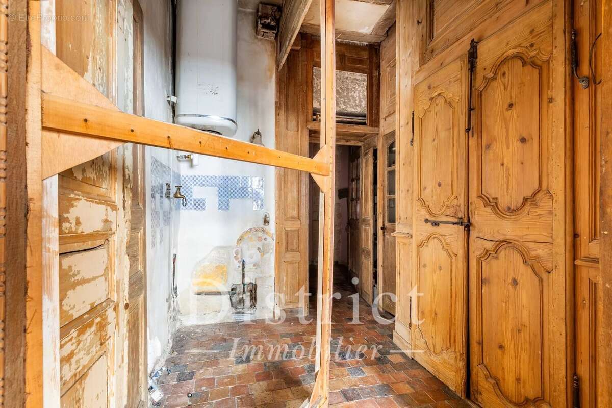 Île Saint Louis - Duplex de charme de 83 m² à rénover - photo 10