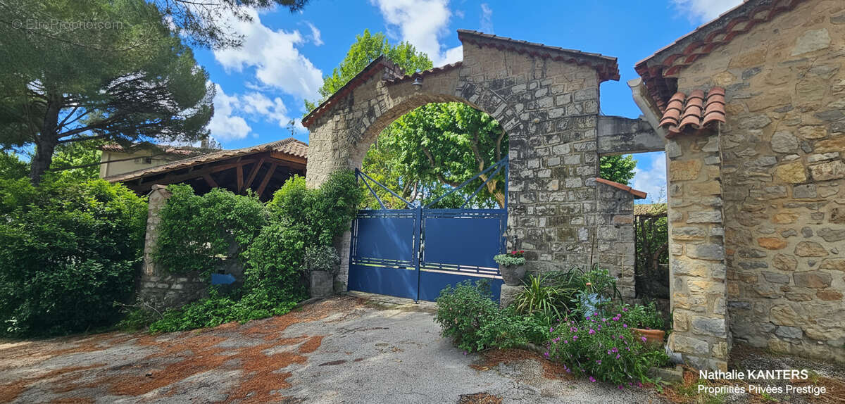 Maison à SOLLIES-PONT