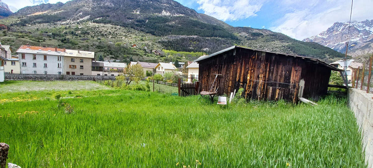 Terrain à L'ARGENTIERE-LA-BESSEE
