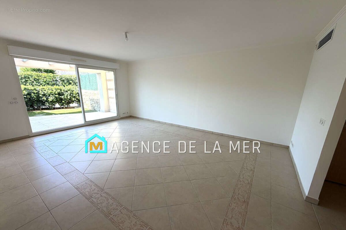 Appartement à MANDELIEU-LA-NAPOULE