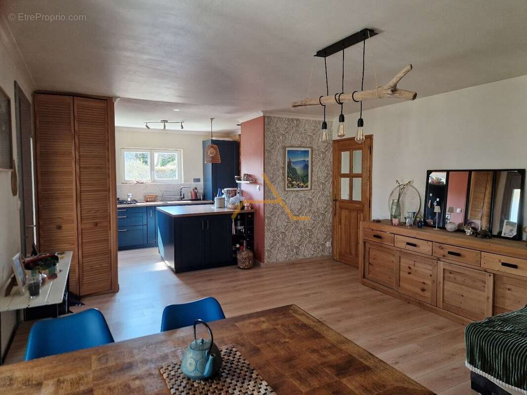 Maison à LA BATIE-ROLLAND