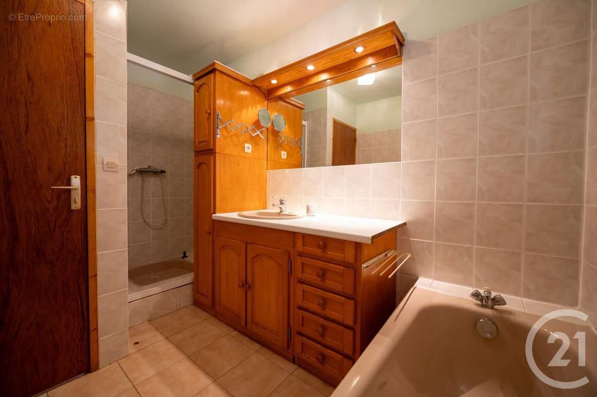 Maison à BORMES-LES-MIMOSAS