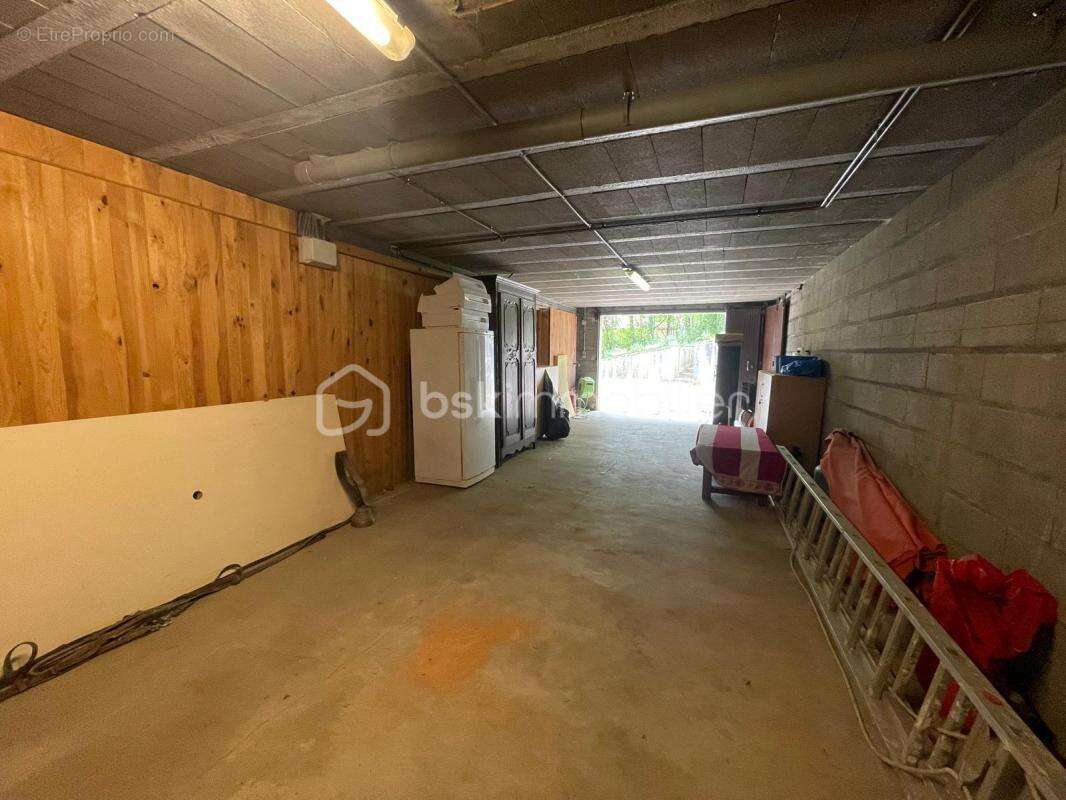 Maison avec sous-sol et terrain de 2270m² - photo 12