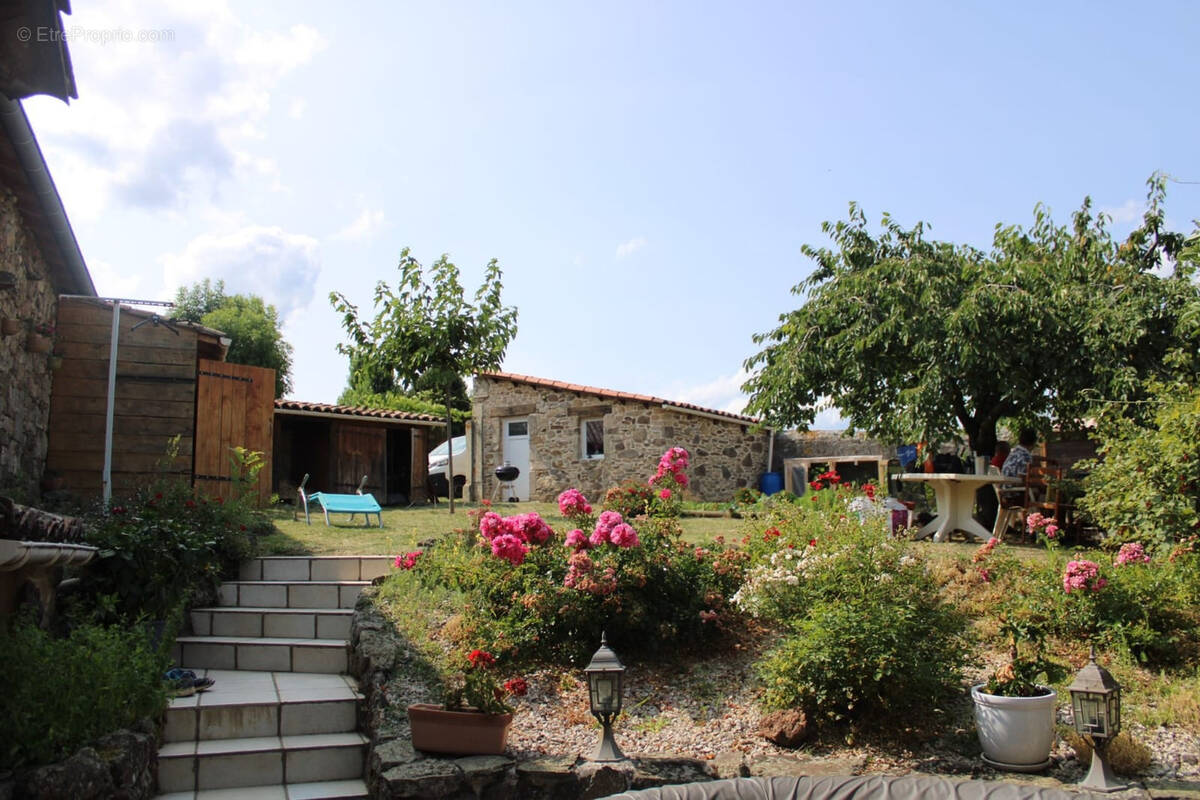 Maison à ALBOUSSIERE