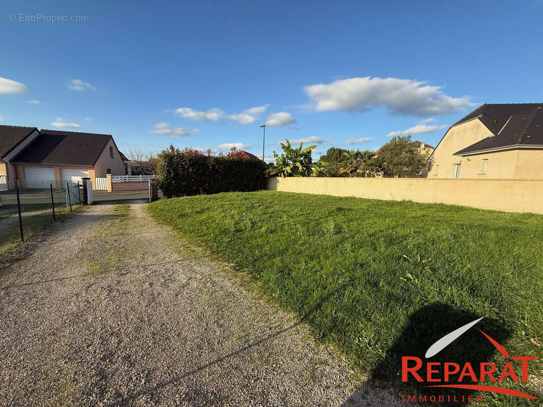 Maison à SAINT-PANTALEON-DE-LARCHE