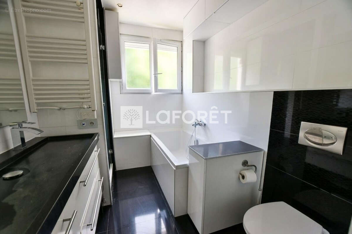 Appartement à LA CELLE-SAINT-CLOUD