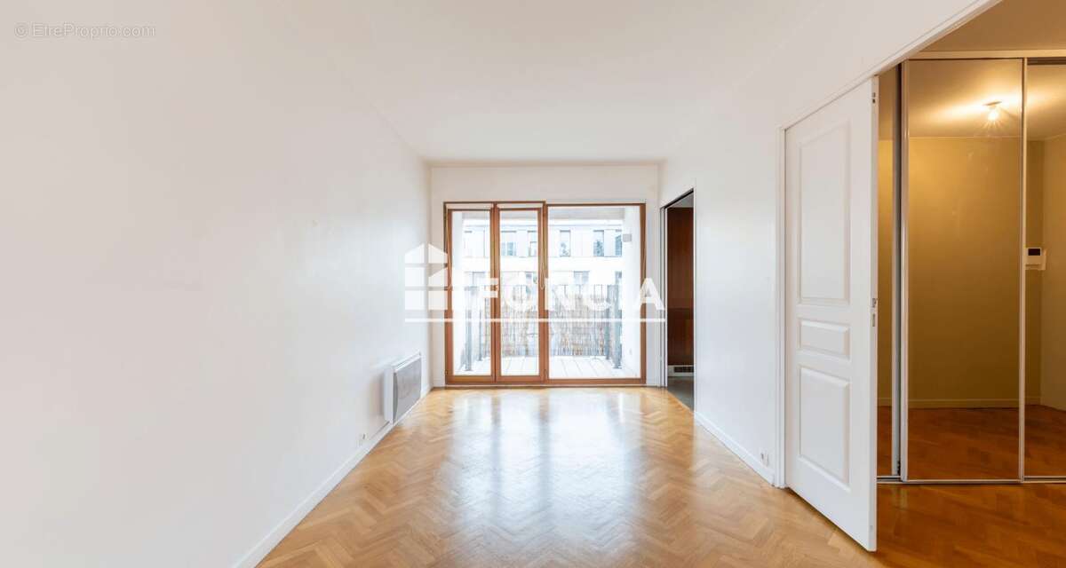 Appartement à PARIS-20E