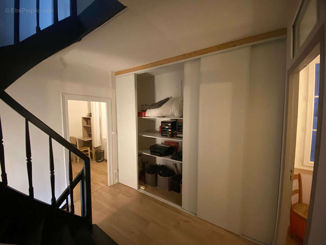 Maison de village du 16eme siècle, 6 pièces d'environ155m2 avec terrasse. - photo 8