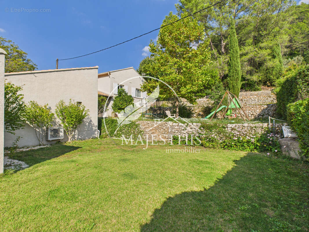 Maison à SOLLIES-TOUCAS
