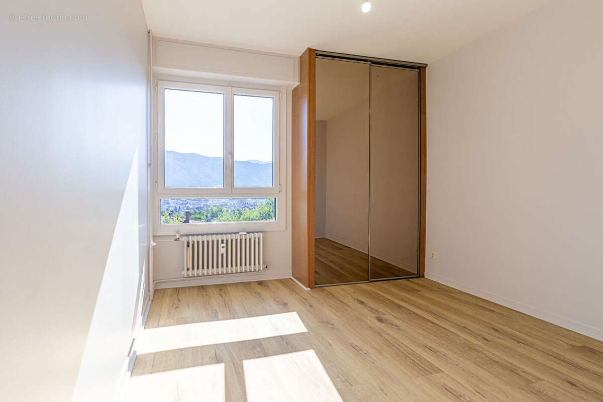 Laforet immobilier - exclusivite - "aubepine" - annecy - cran-gevrier - appartement traversant t4 de  81.79m2 - balcon - loggia  - photo 8